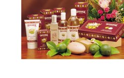 L'AMANDE ACQUA PROFUMATA COLONIA MEDITERRANEA - Farmasanitas 